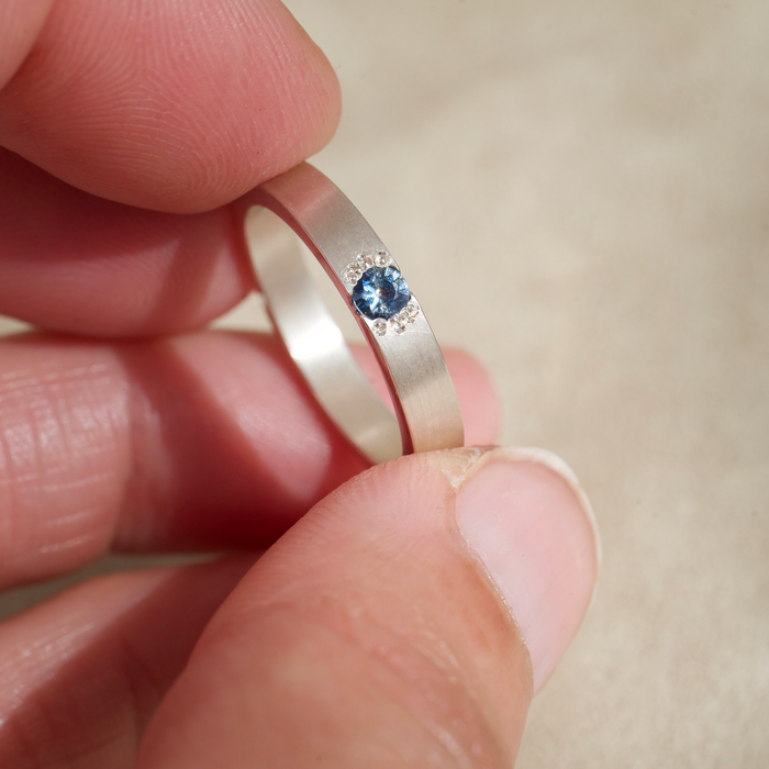 Cornflower blue sapphire argentium silver  ring made by Natalie Vernazza elegant jewellery.