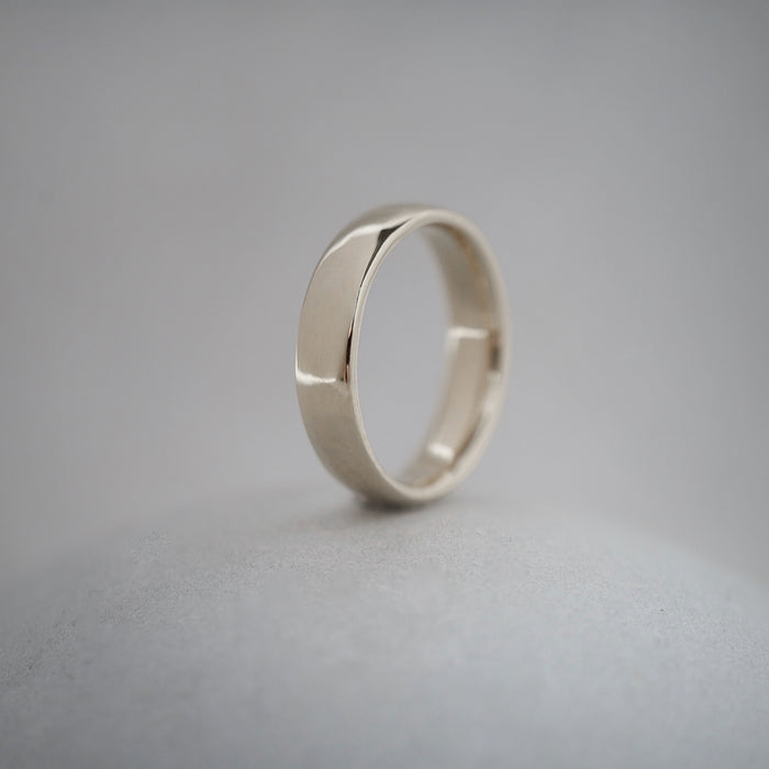 Court | Classic Court Ring Band