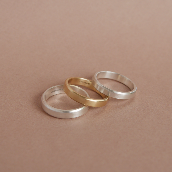 Oblique | Bevel Edge Ring Band