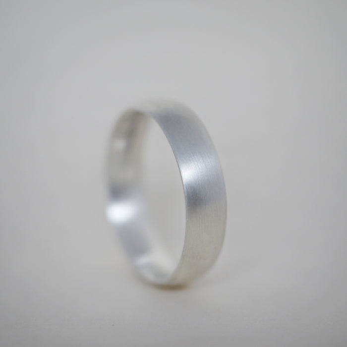 Court | Classic Court Ring Band