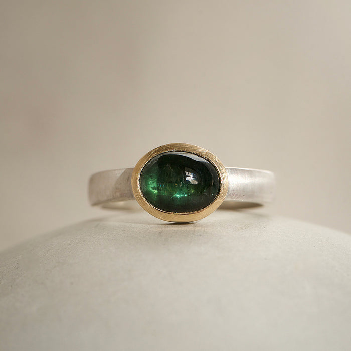 Green Tourmaline gold silver ring Natalie Vernazza elegant jewellery