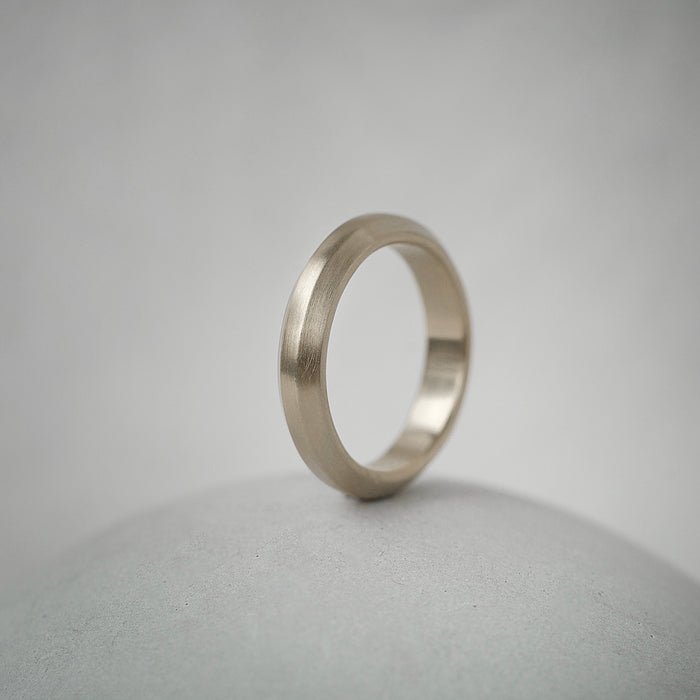 Contour | Softly Contoured Ring Band